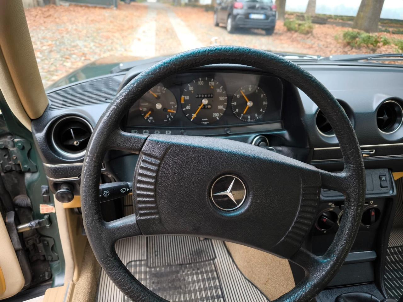 Mercedes-benz 200