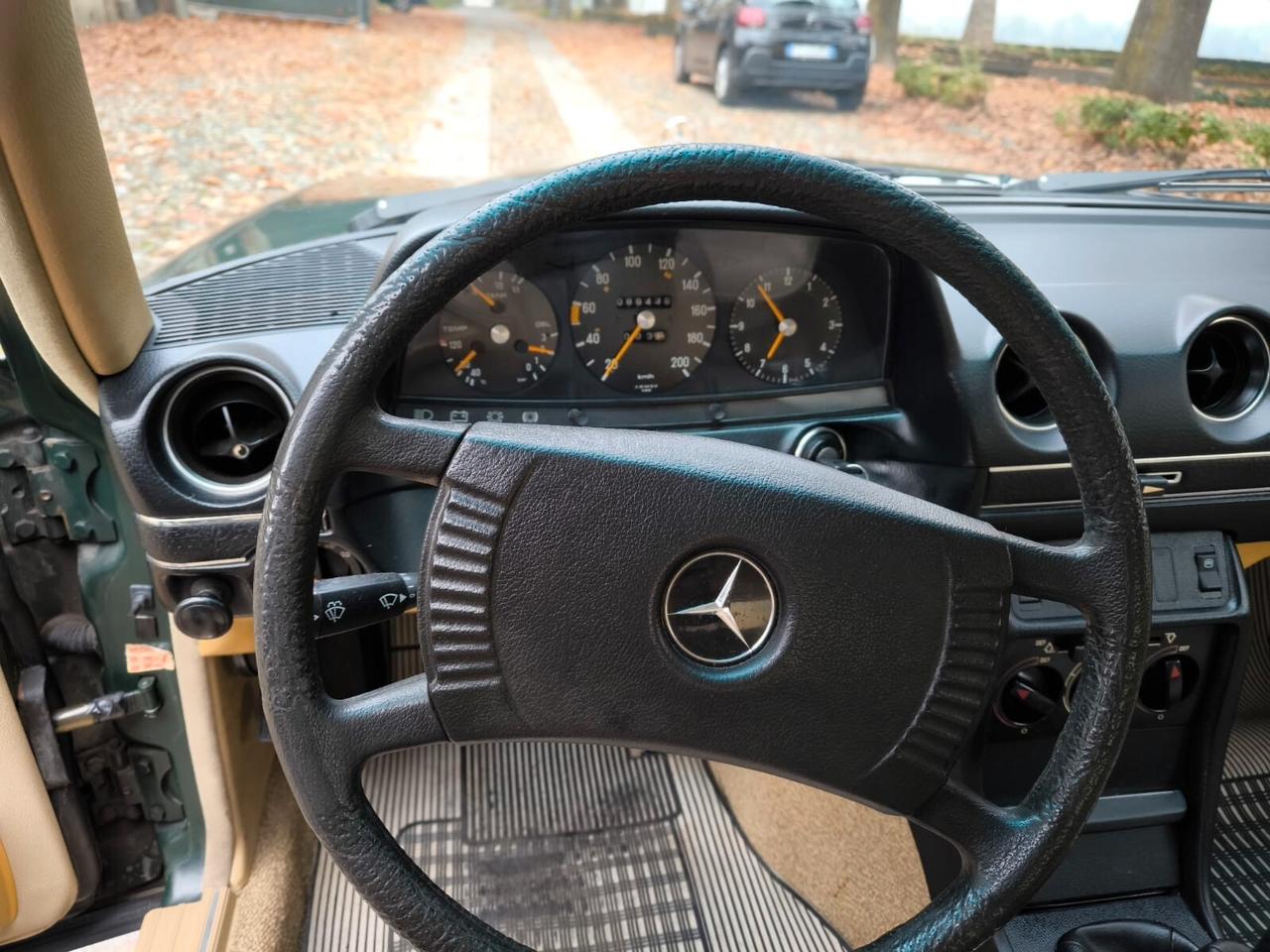 Mercedes-benz 200