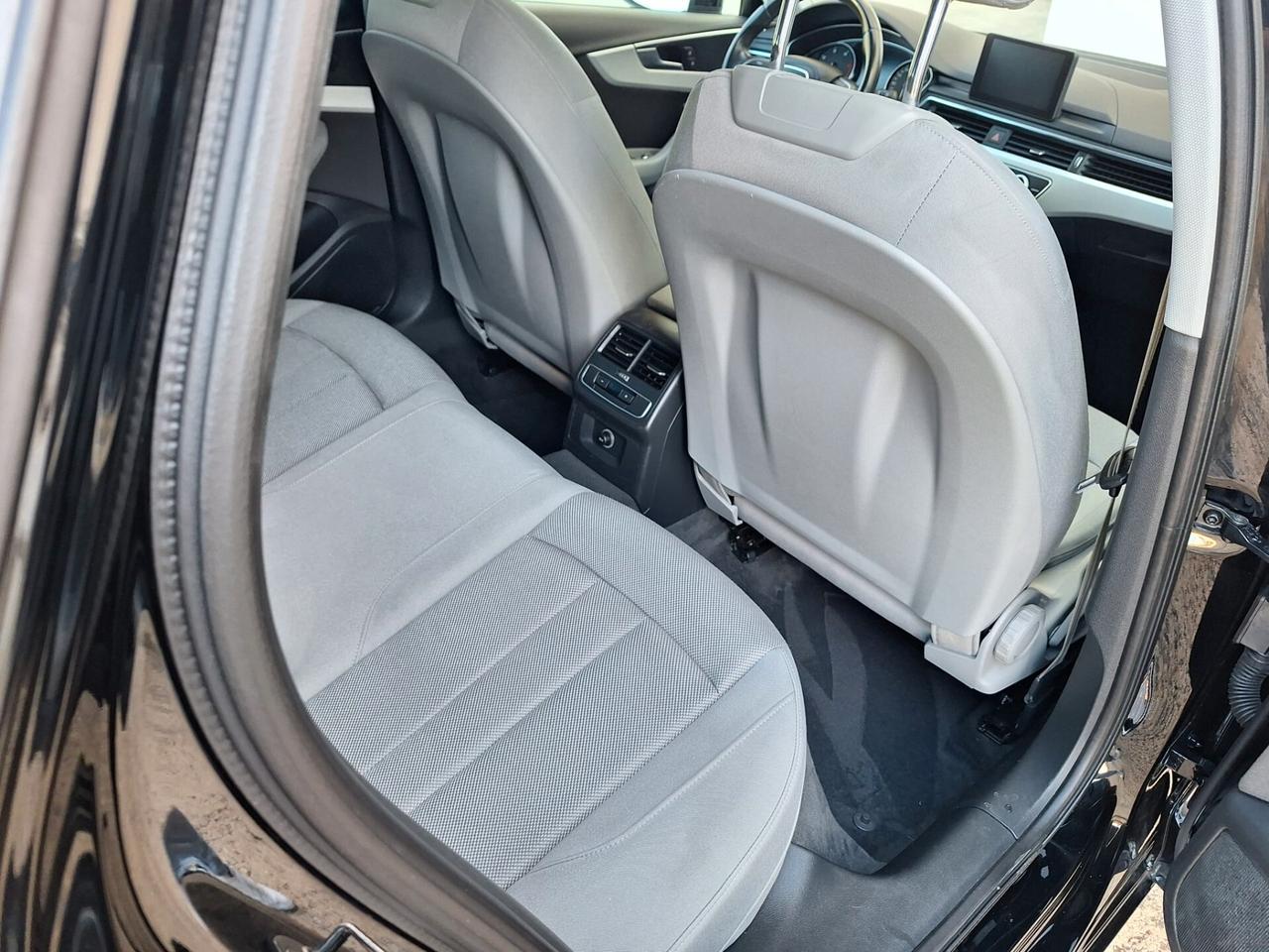 Audi A4 2.0 TDI 150 CV quattro Sport