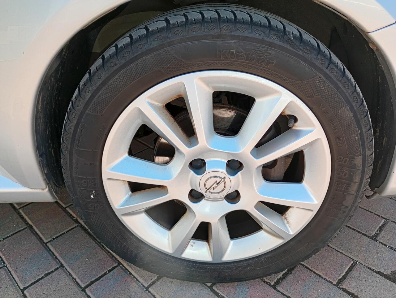 Opel Tigra TwinTop 1.4 16V Sport