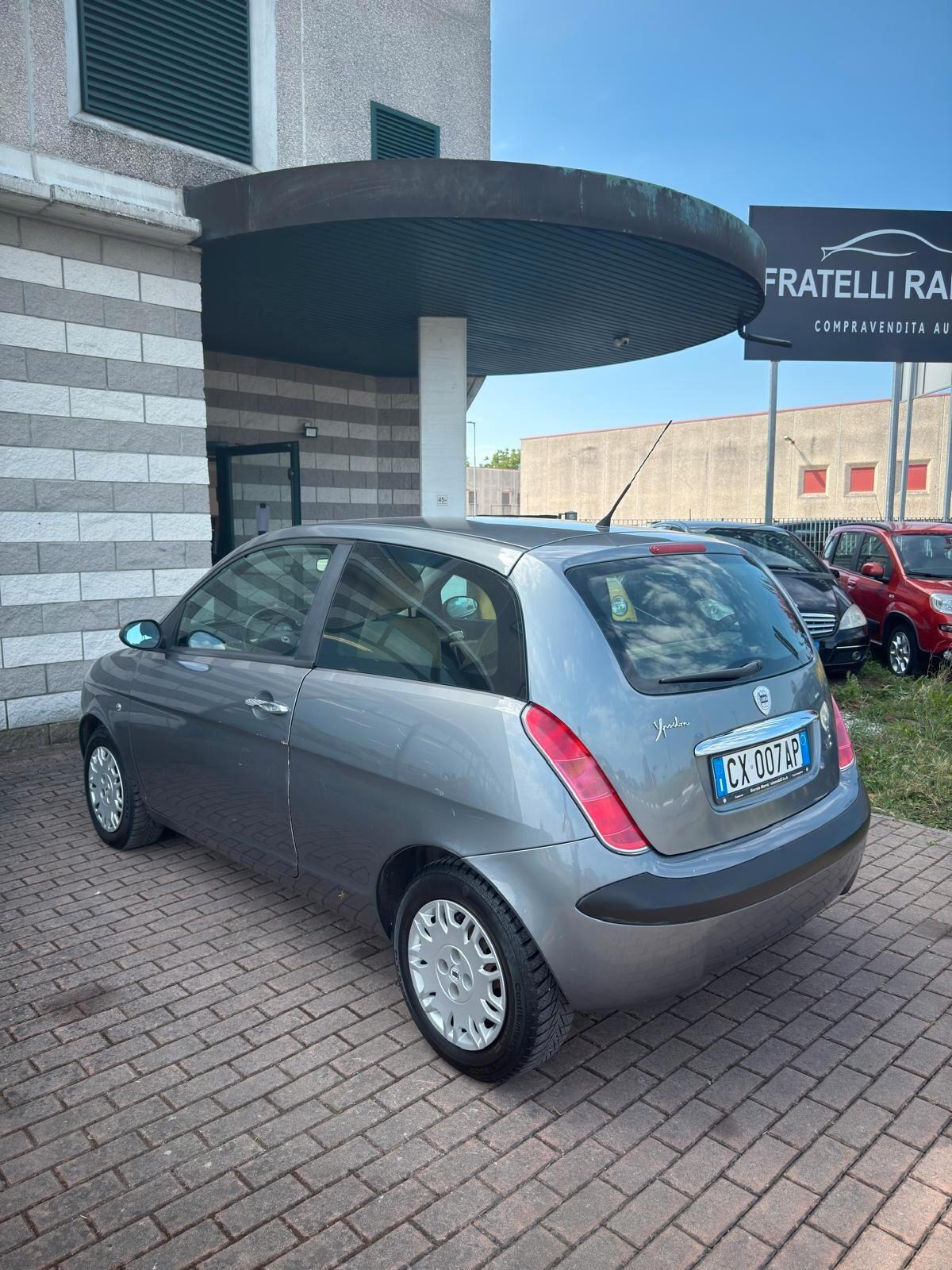 Lancia Ypsilon 1.2 Argento