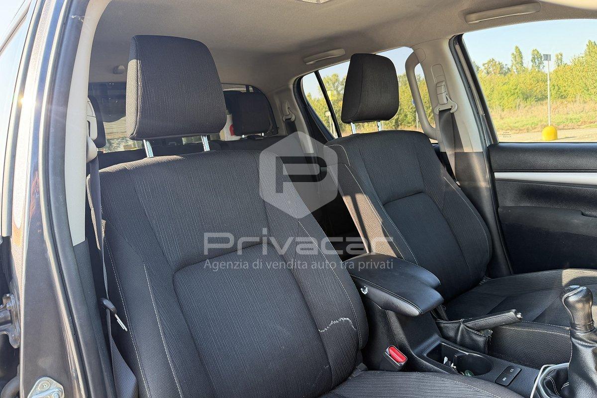 TOYOTA Hilux 2.8 D 4WD 4 porte Double Cab Lounge