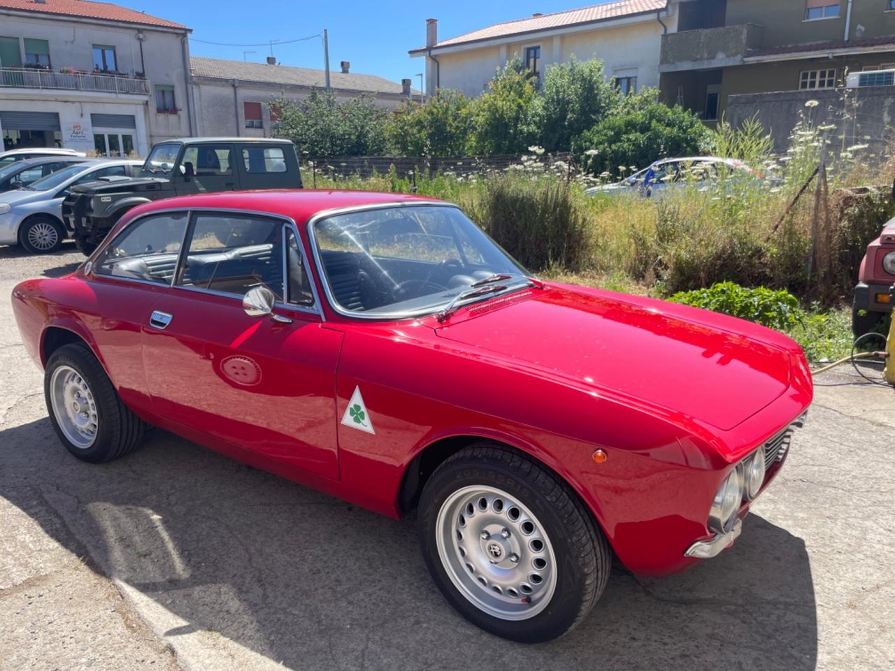 Alfa Romeo Giulia gt junior 1.3 con motore 2.0