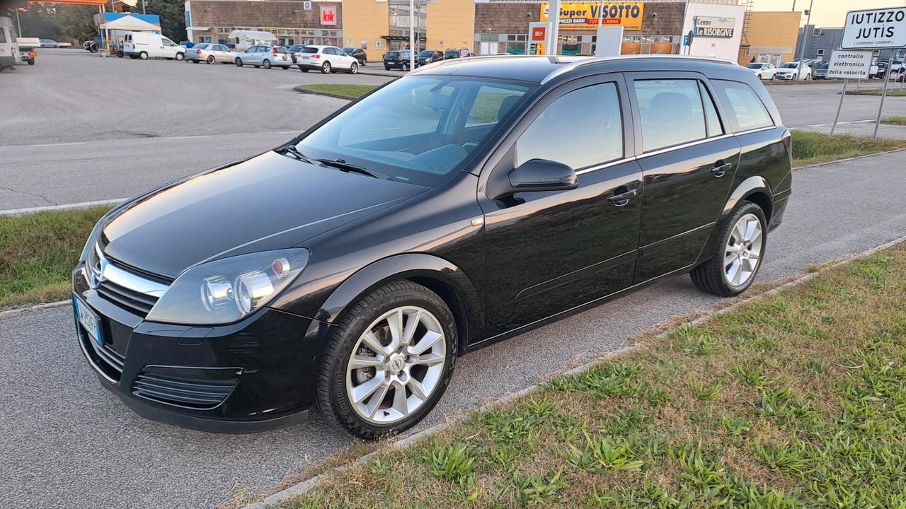 Opel Astra 1.7 CDTI POCHI KM TENUTA MOLTO BENE