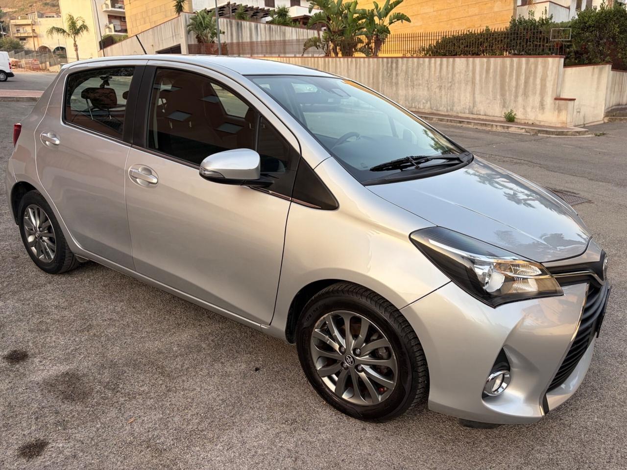 Toyota Yaris 1.0 benz ideale per neopatentati