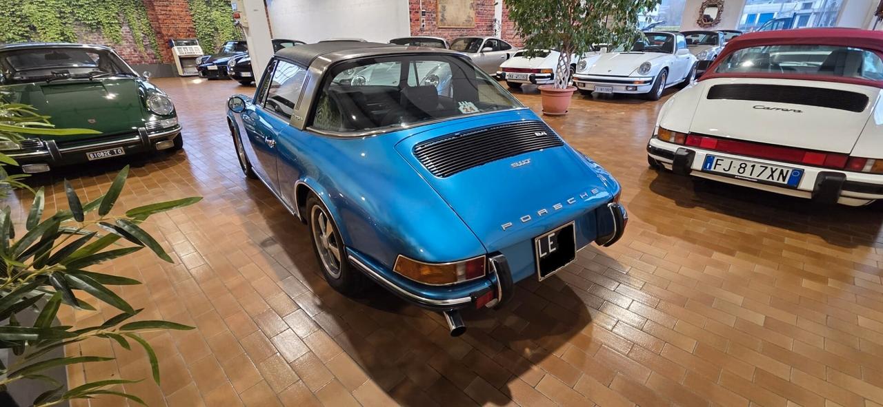 Porsche 911 2400T Targa Asi Restauro Ölklappe