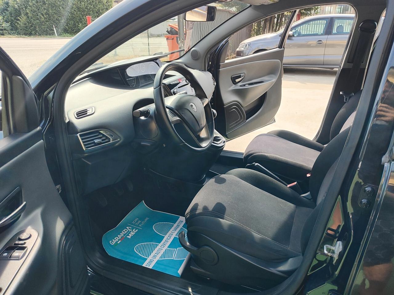 LANCIA YPSILON 1.2 GPL NEOPATENTATI