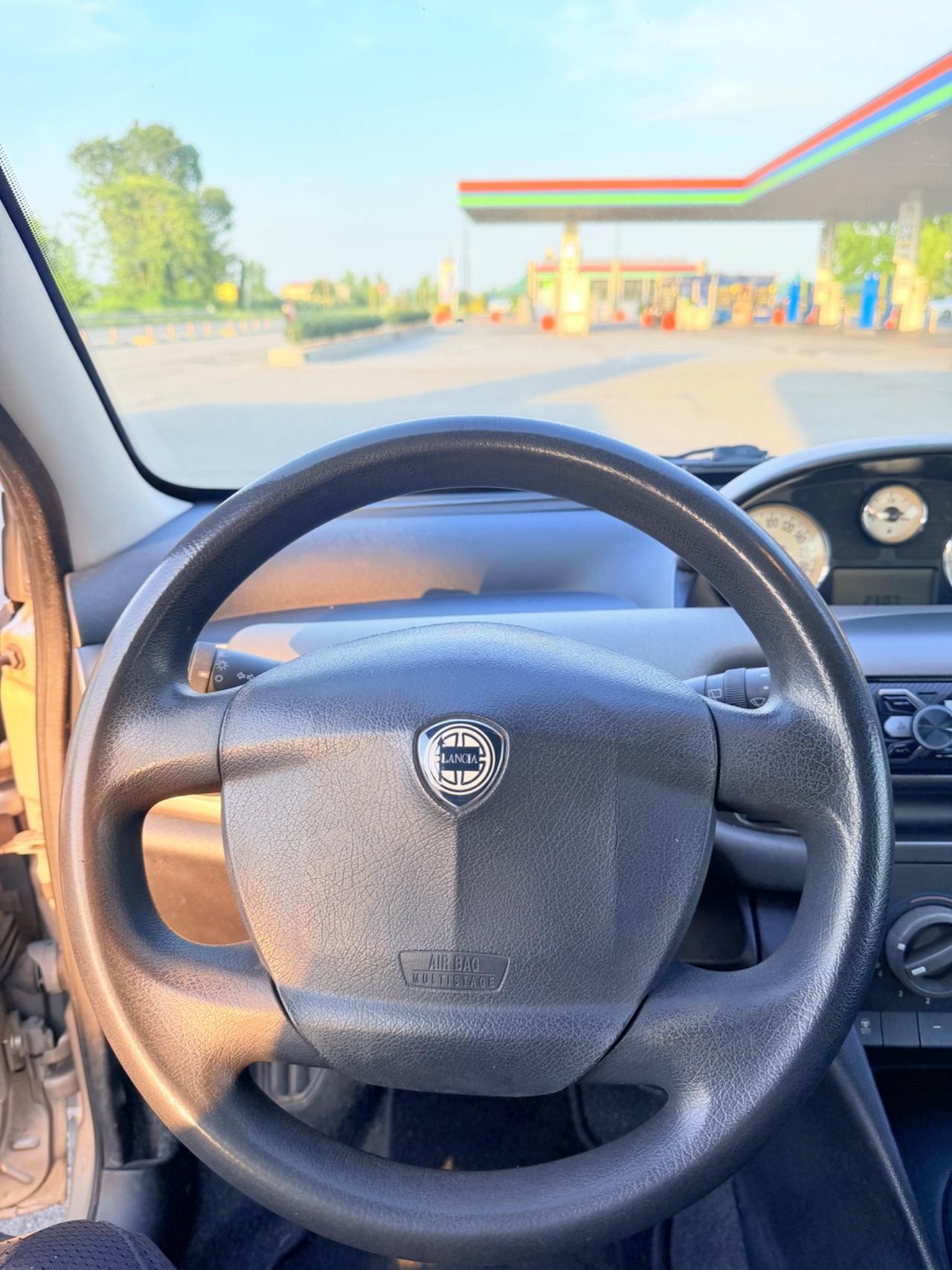Lancia Ypsilon 1.2 Oro Plus