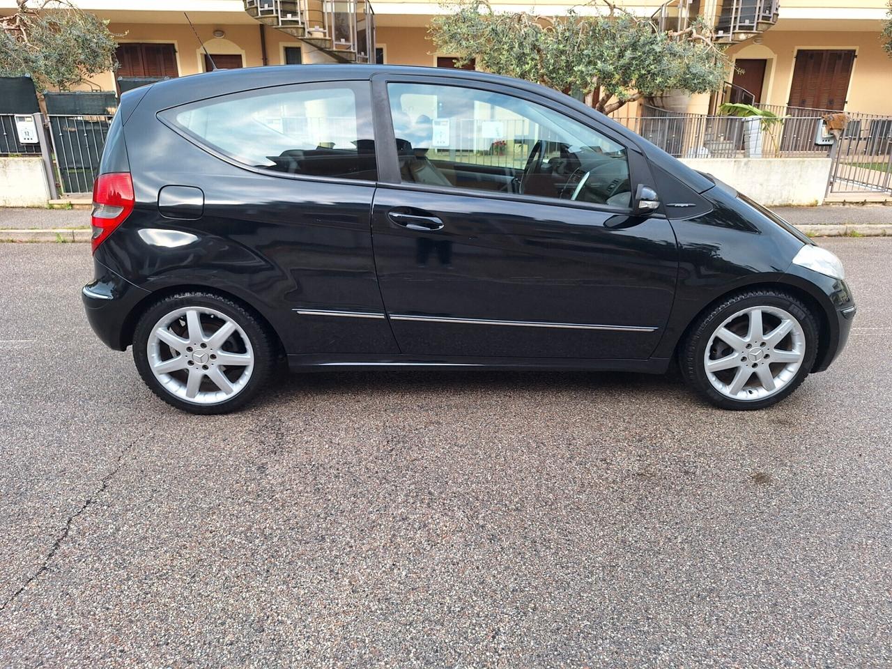 Mercedes-benz A 170 Coupé Avantgarde GPL TETTO CAMBIO AUTOMATICO 7G NEOPATENTATI