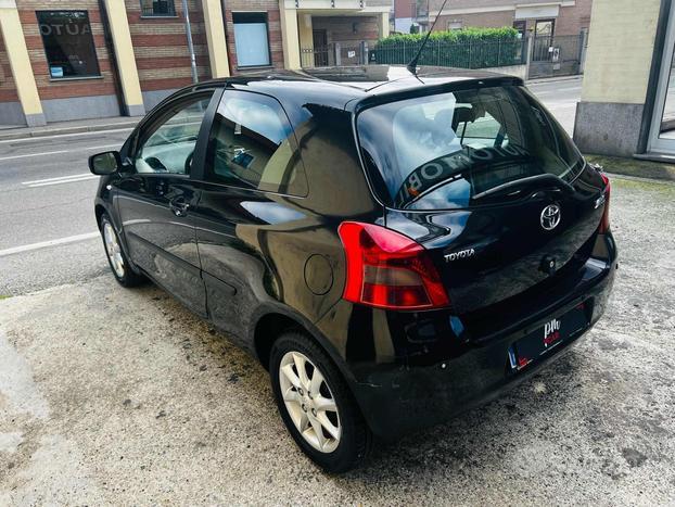 TOYOTA Yaris 1.0 3 porte Sol