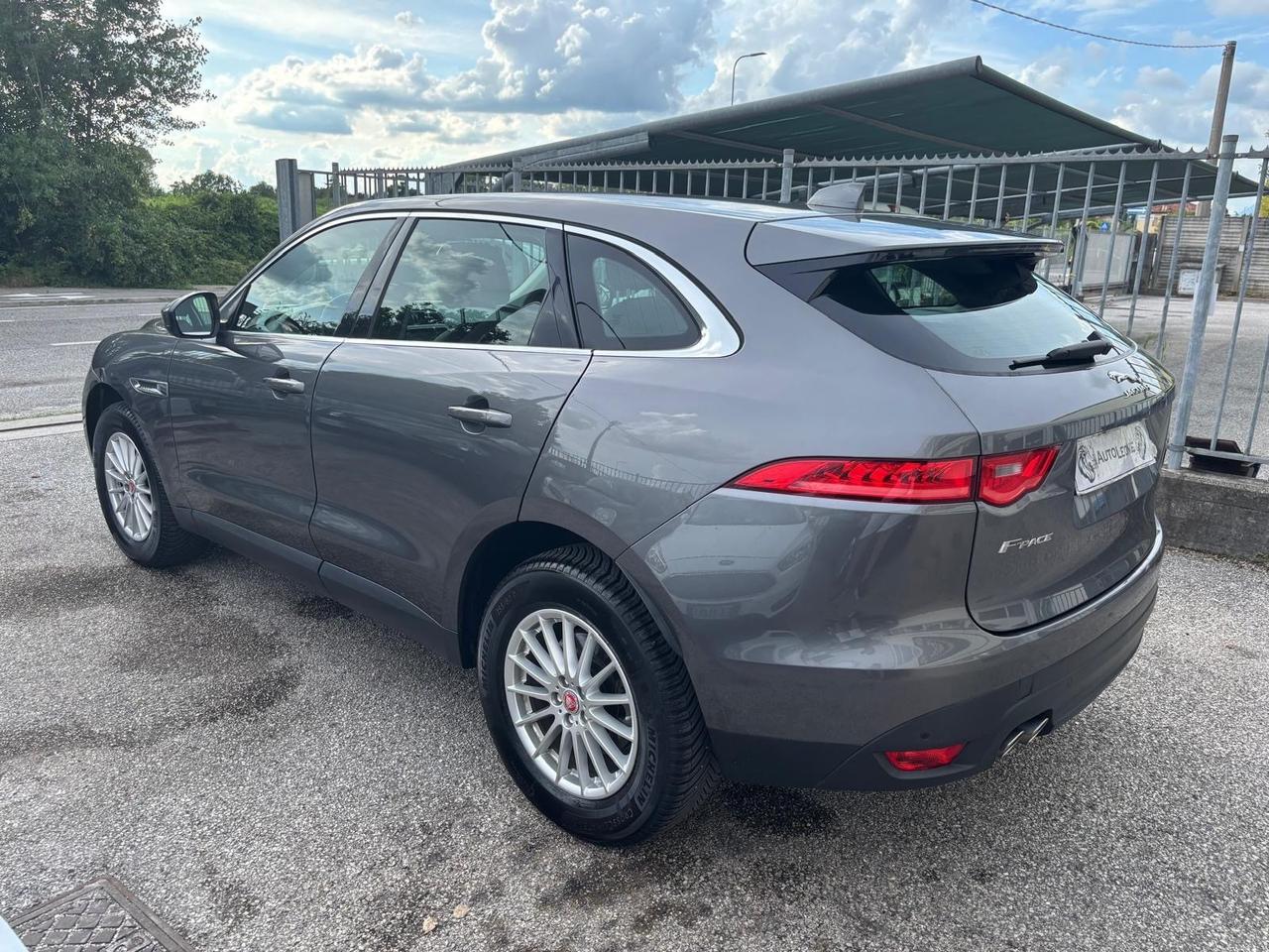 Jaguar F-Pace 2.0 D 180 CV Pure