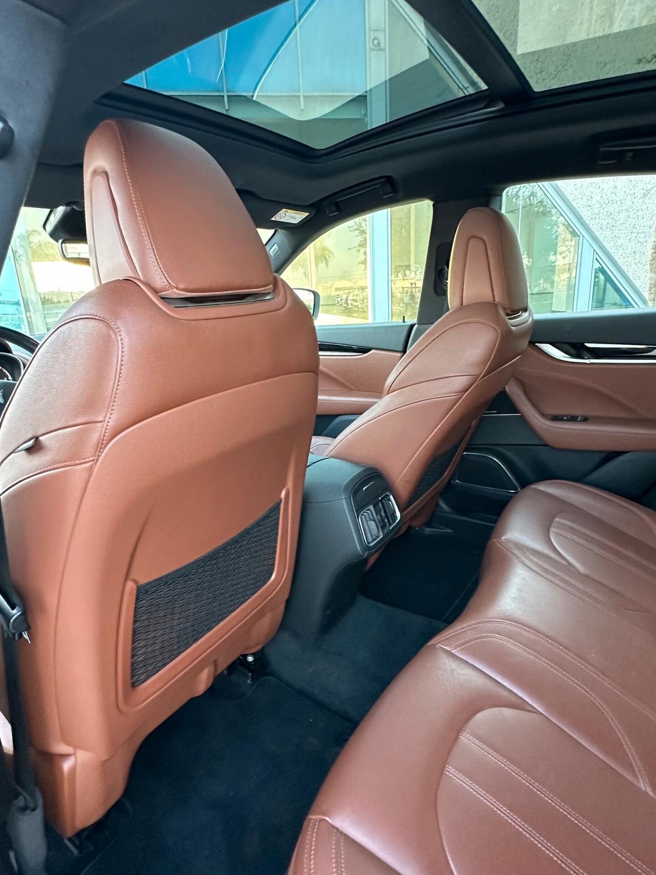 Maserati Levante V6 Gransport offerta T-Stock prezzo imperdibile