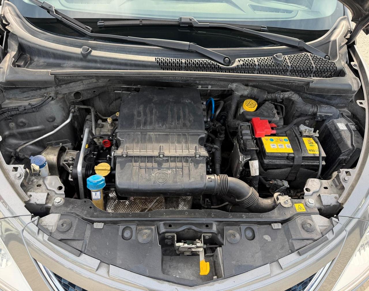Lancia Ypsilon 1.2 69 CV 5 porte Silver