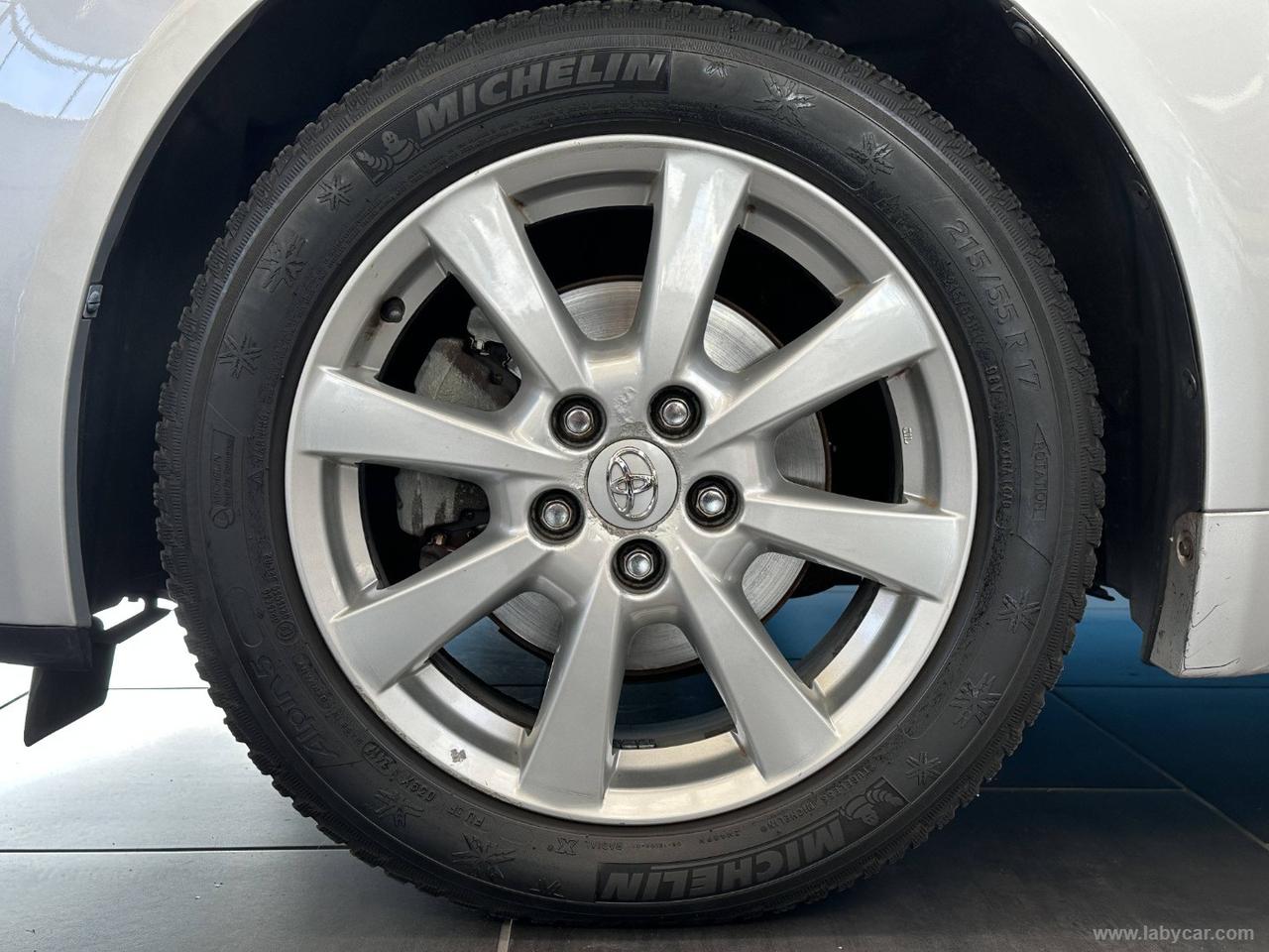TOYOTA Avensis 2.0 D-4D Wagon Executive