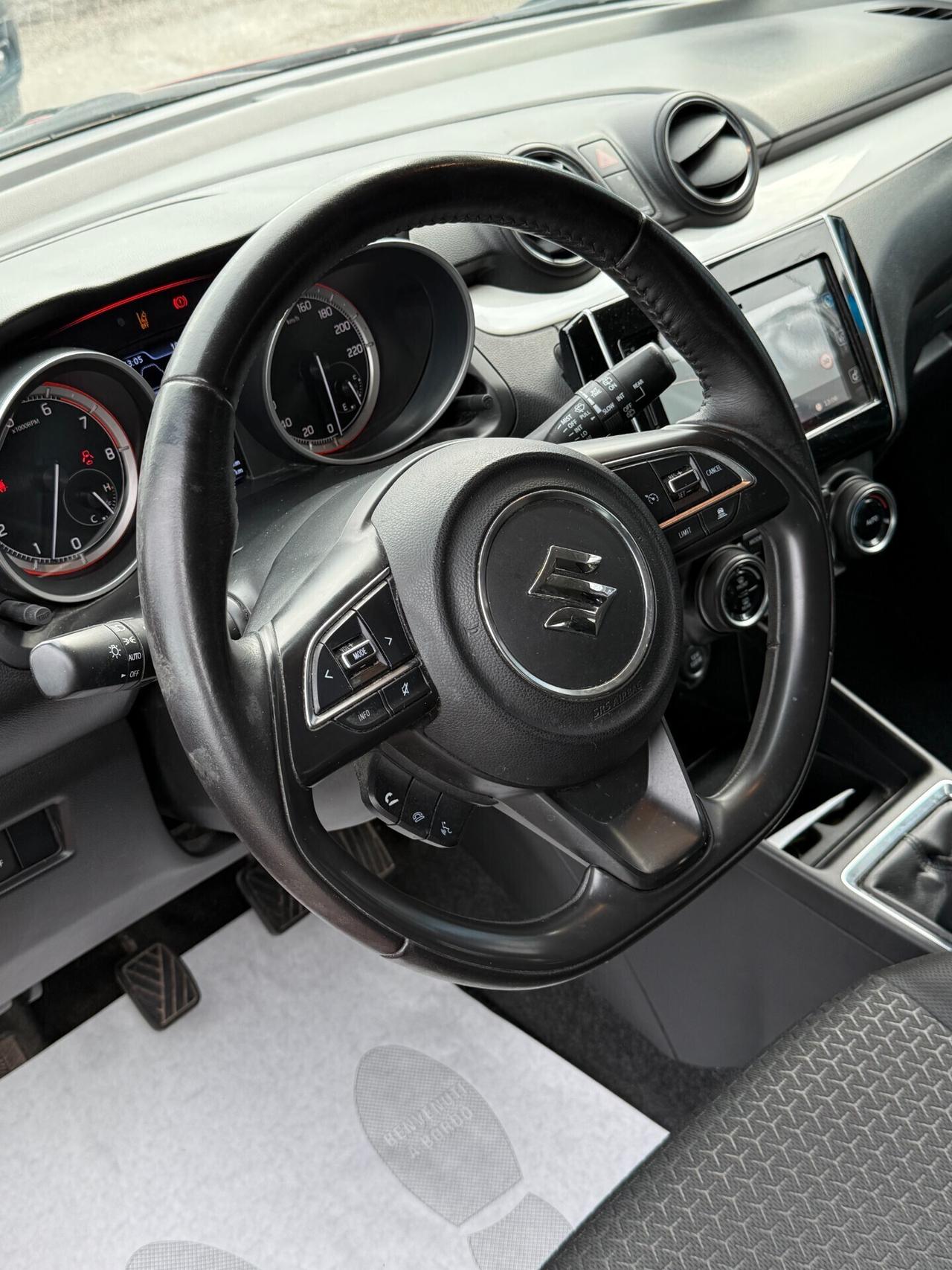 " UNA CHICCA " Suzuki Swift 1.2 Hybrid / GPL