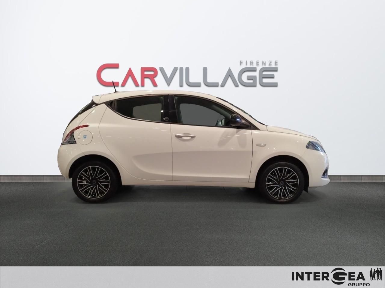 LANCIA Ypsilon 1.0 firefly hybrid Gold s&s 70cv