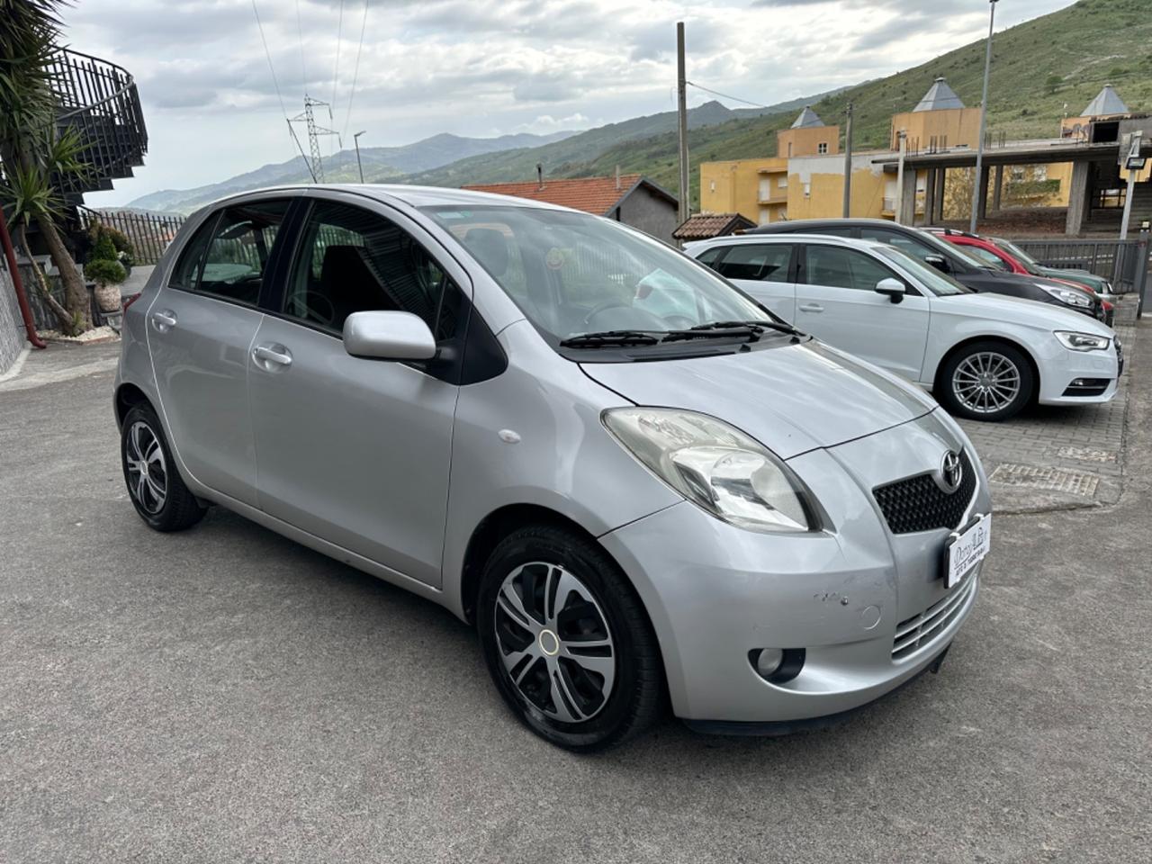 Toyota Yaris 1.3 5 porte