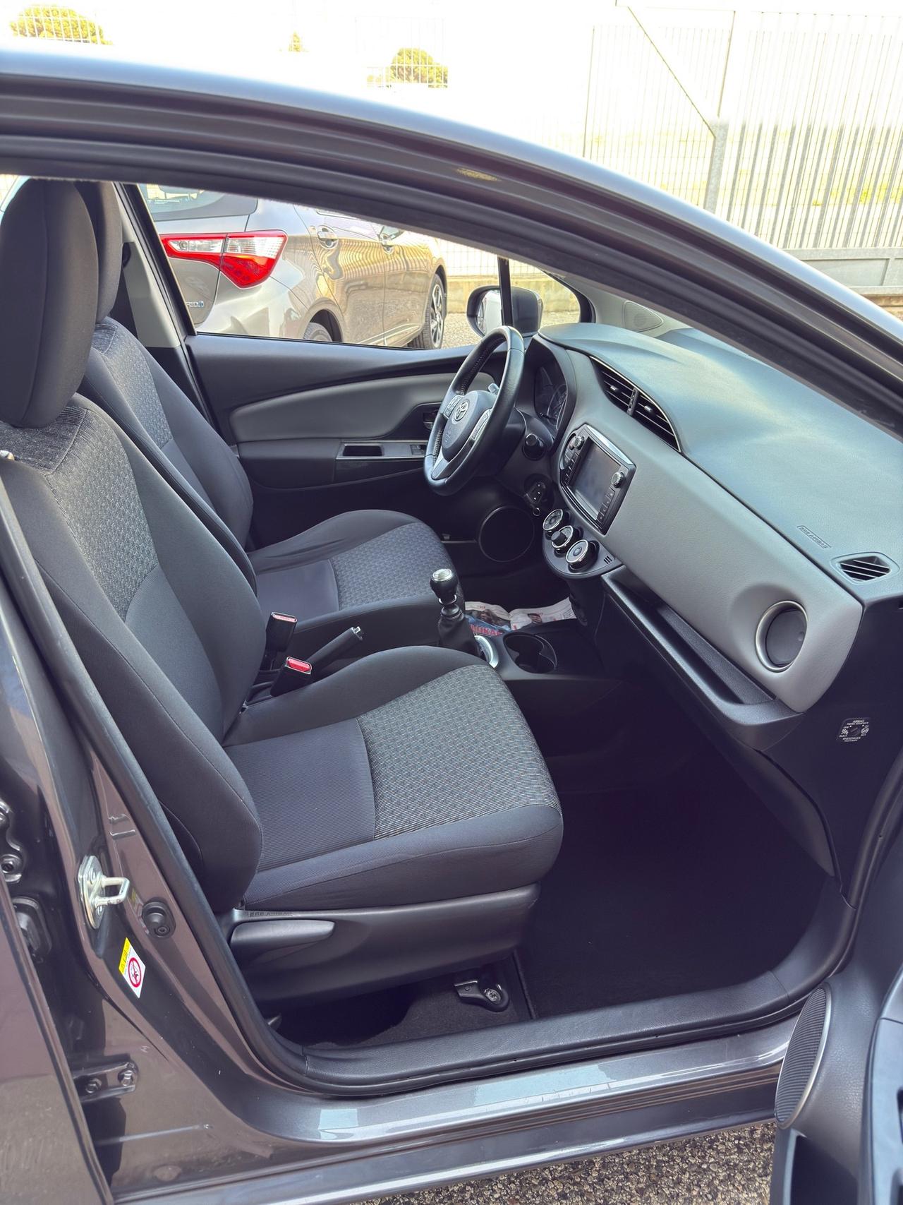 Toyota Yaris 1.4 D-4D 5 porte Active my16"