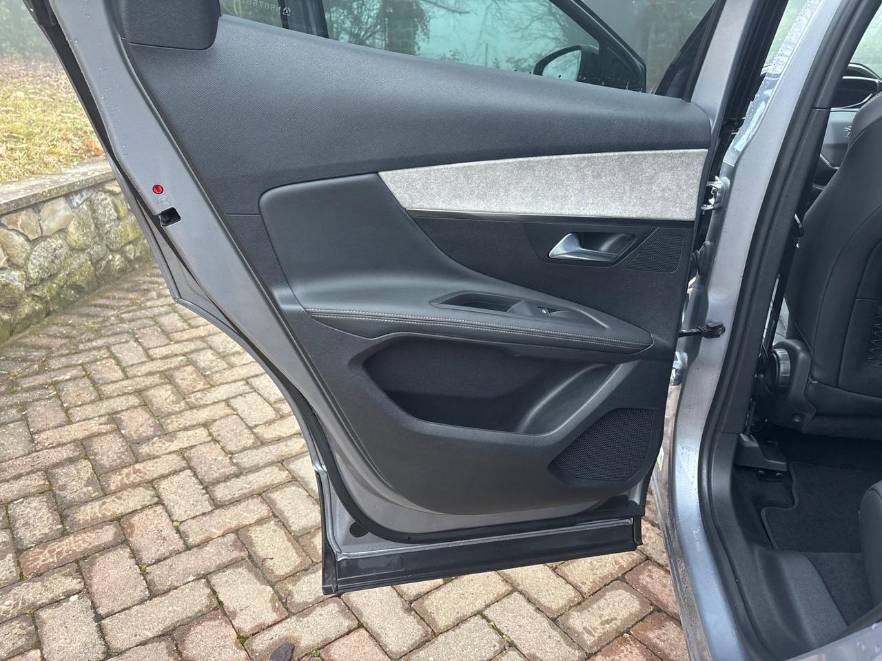 Peugeot 3008 PureTech Turbo 130 S&S EAT8 GT - 05/2022