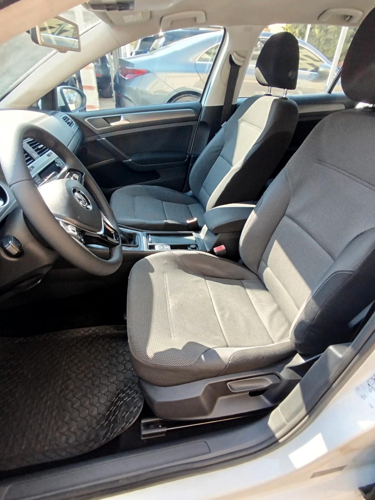 Volkswagen Golf 1.6 TDI DPF Highline NEO 2014