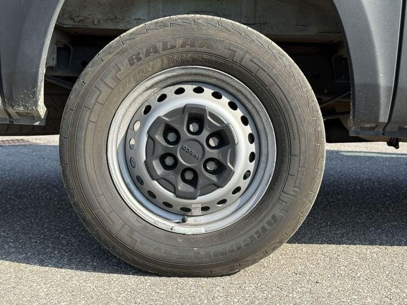 Iveco Nuovo DAILY 22 35s 16v 2.3 htp plm-tm FURGONE ** PREZZO + IVA **