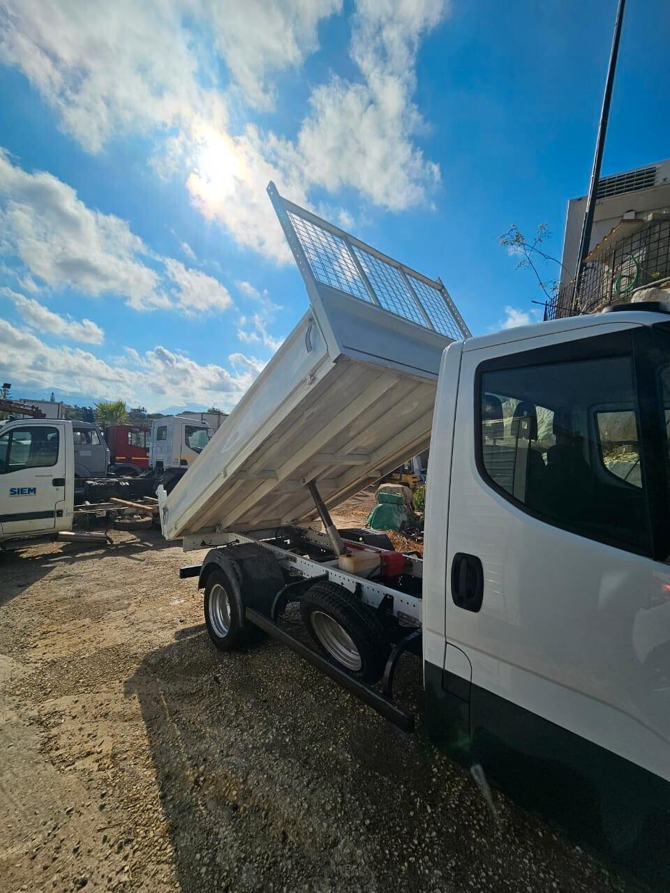 Iveco Daily 35 C 14 ribaltabile con 79.000km