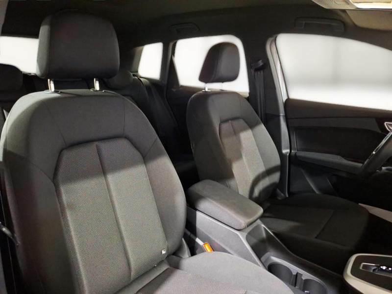 AUDI Q4 40 e-tron Business Advanced