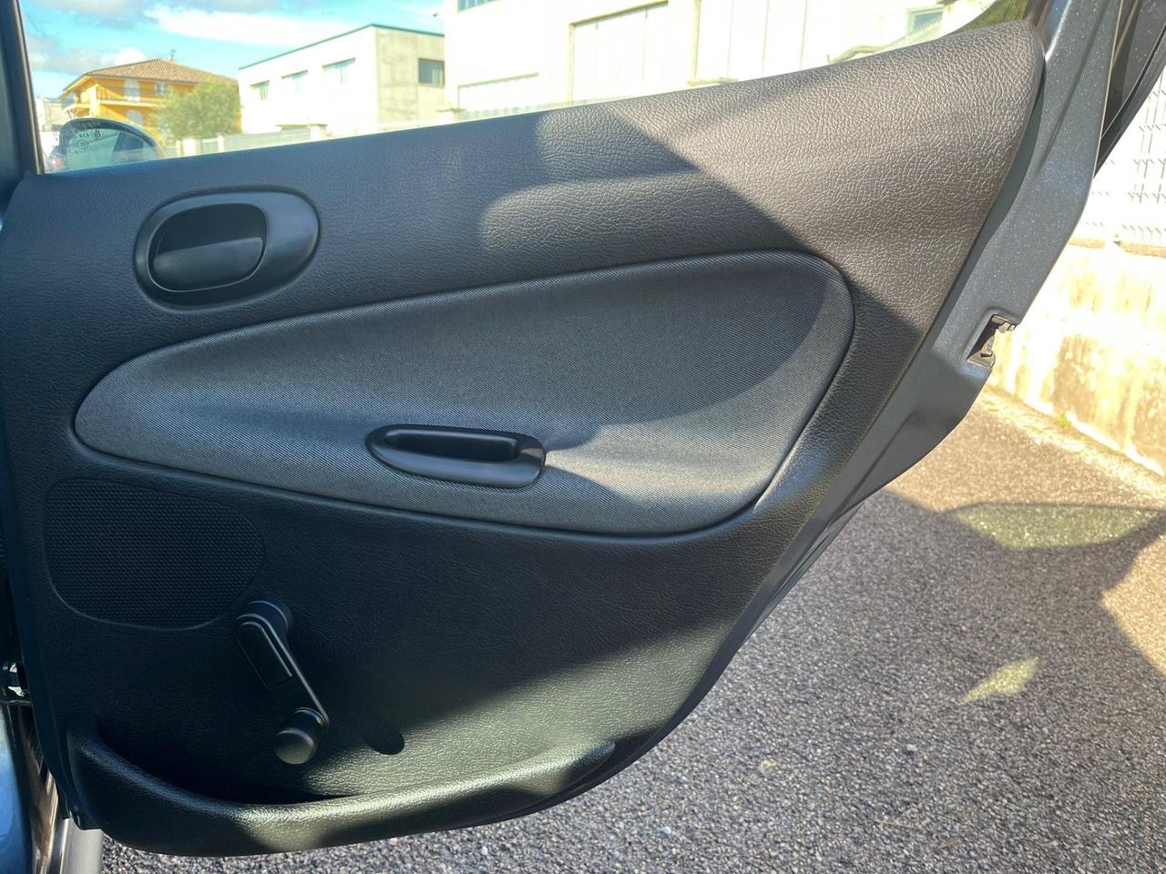 Peugeot 206 1.4 HDi 5p. Enfant Terrible