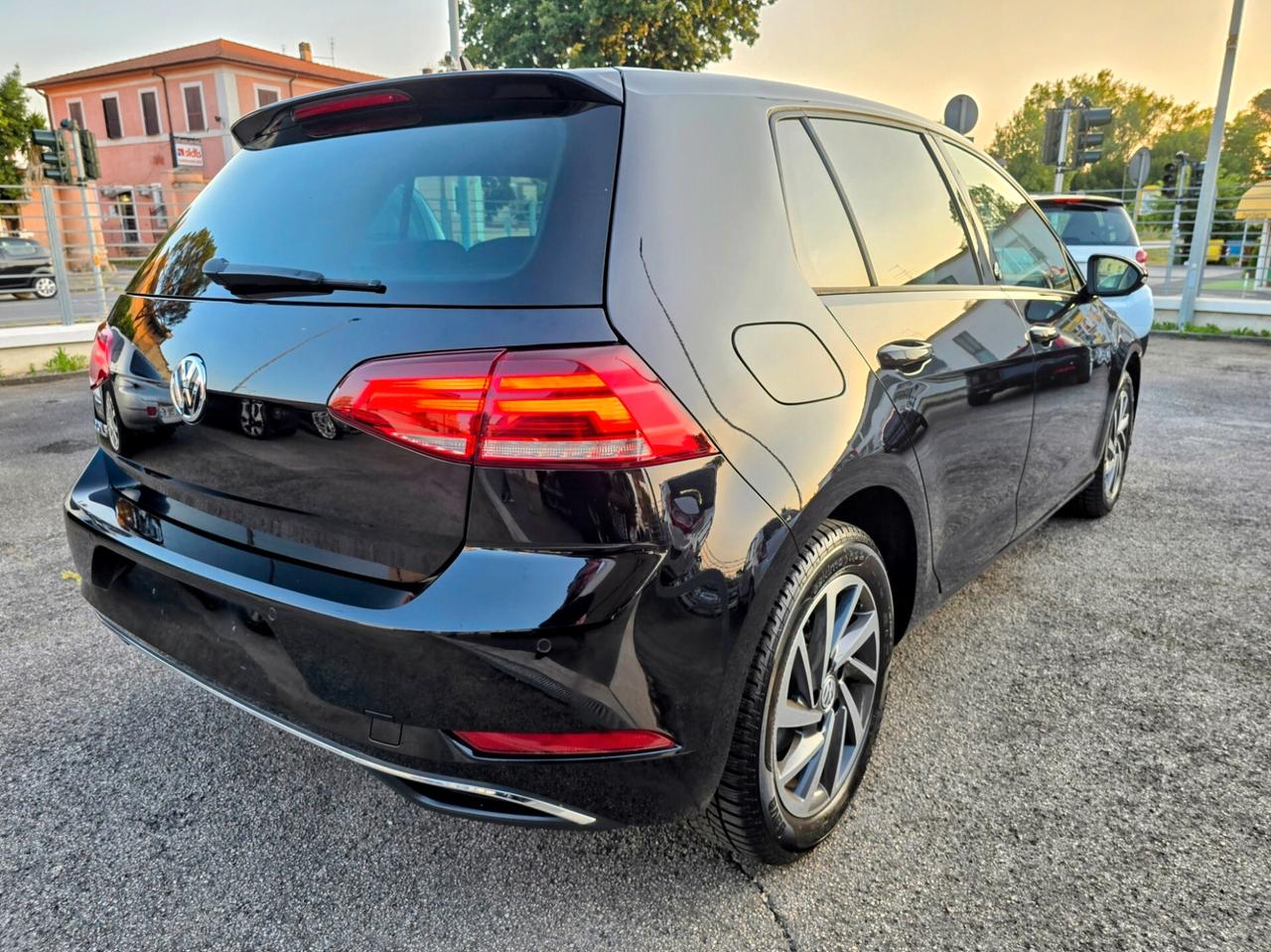 Volkswagen Golf 1.0 TSI 110 CV DSG 5p. Business BlueMotion Technology