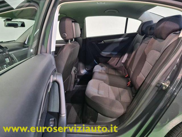 VOLKSWAGEN Passat 2.0 TDI Comfortline BlueM. Tech.