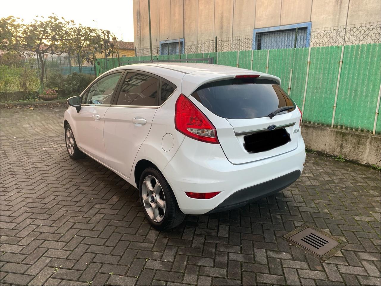 Ford Fiesta 1.4 5 porte Bz.- GPL Titanium neopat