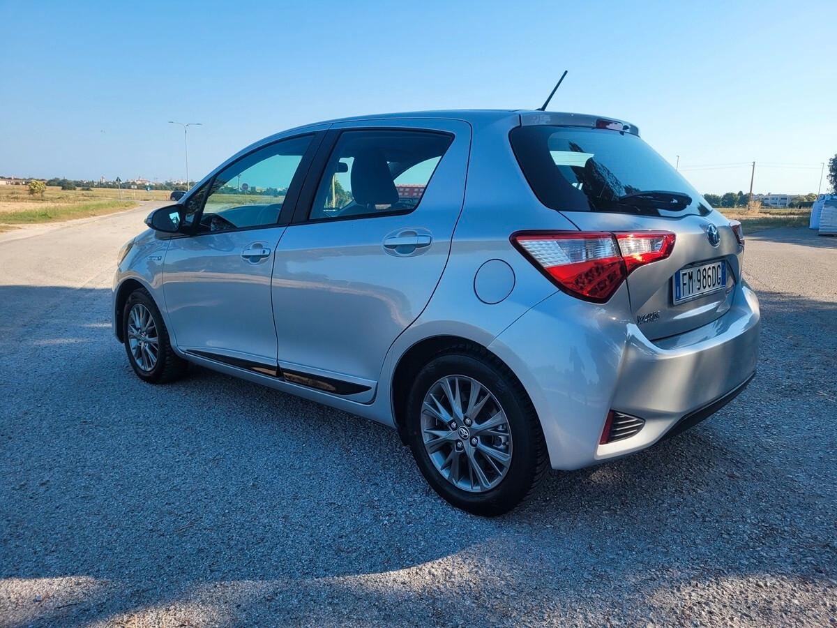 Toyota Yaris 1.5 Hybrid 5 porte Active