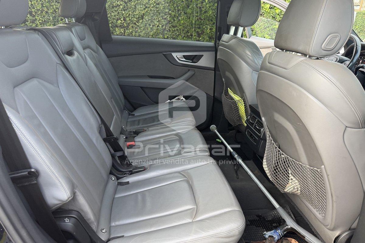 AUDI Q7 e-tron 3.0 TDI quattro tiptronic Business Plus
