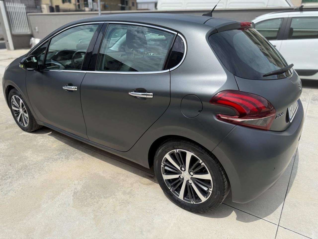 Peugeot 208 PureTech 82 5 porte Allure