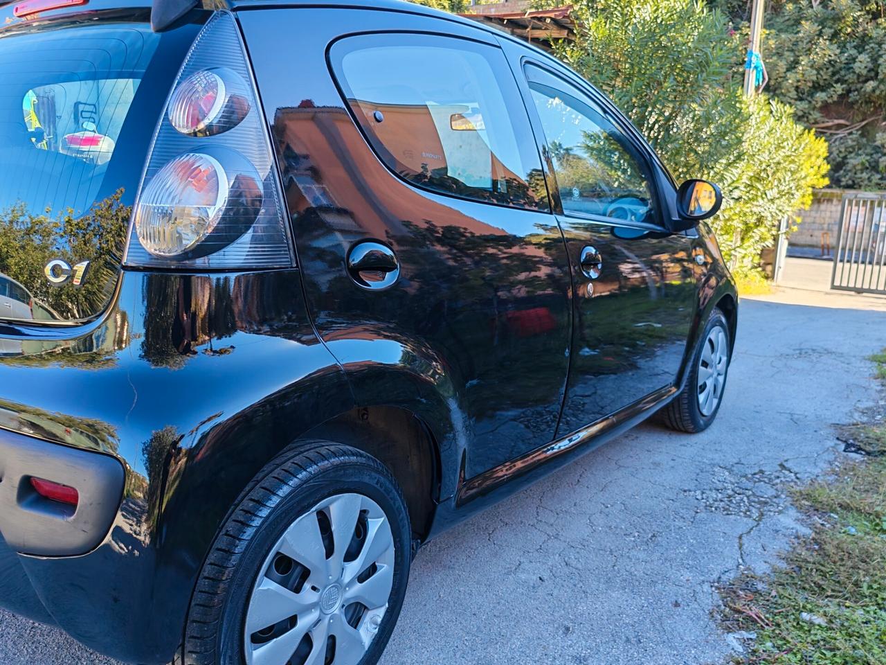 POCHI KM !! CITROEN C1 RESTYLING CON CARPLAY