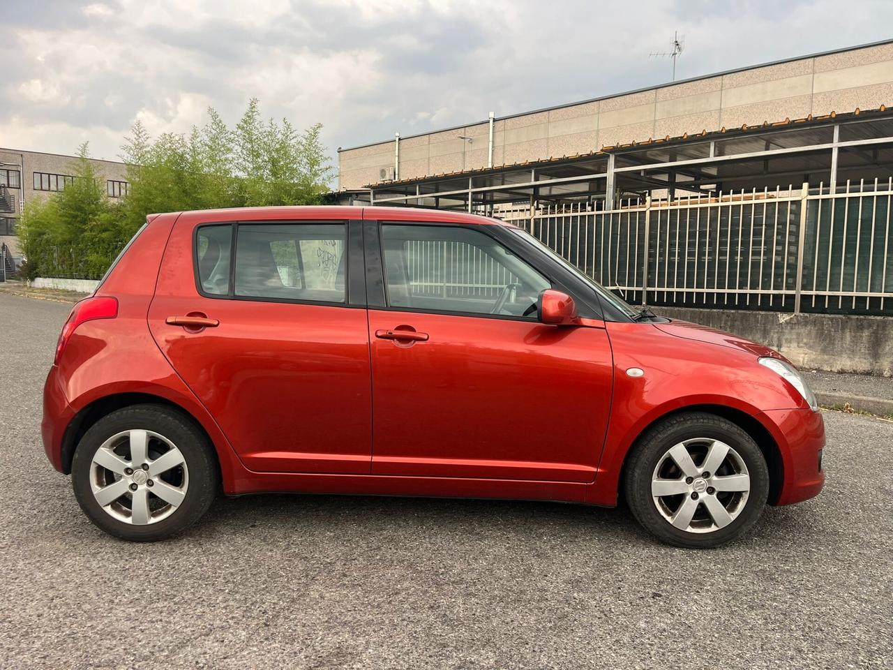 Suzuki Swift 1.3 5p. CAMBIO AUTOMATICO