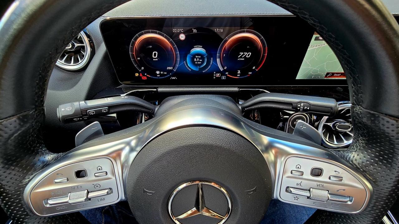 MERCEDES GLA 200d PREMIUM PLUS AMG FANTASTICA