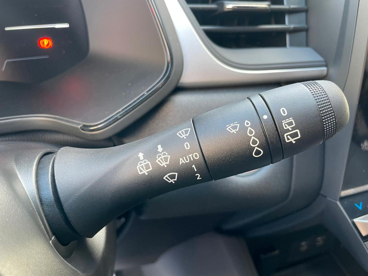 Renault Captur MITSUBISHI ASX 1.3 INVITE MHEV Evolution