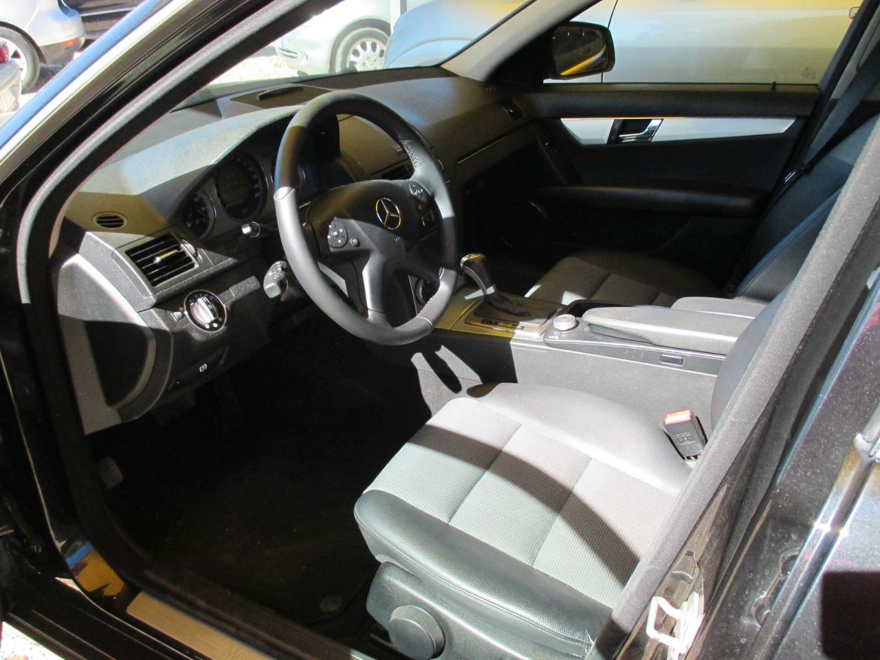 Mercedes-Benz C 220 2009 photo 3