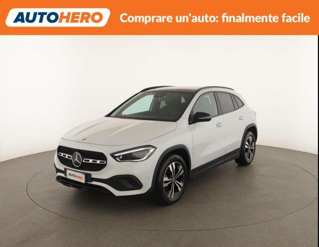 MERCEDES-BENZ GLA 200 Automatic 4Matic Premium