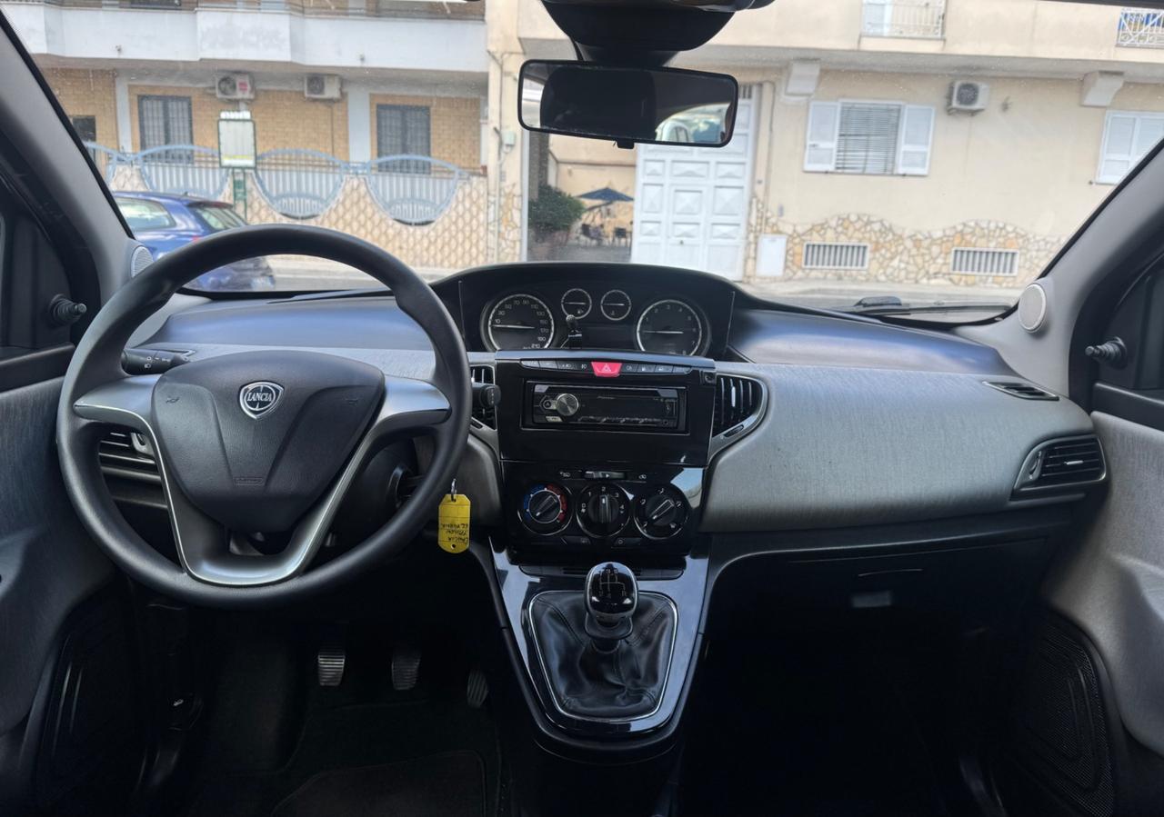 Lancia Ypsilon 1.2 GPL 69CV Ecochic 2012