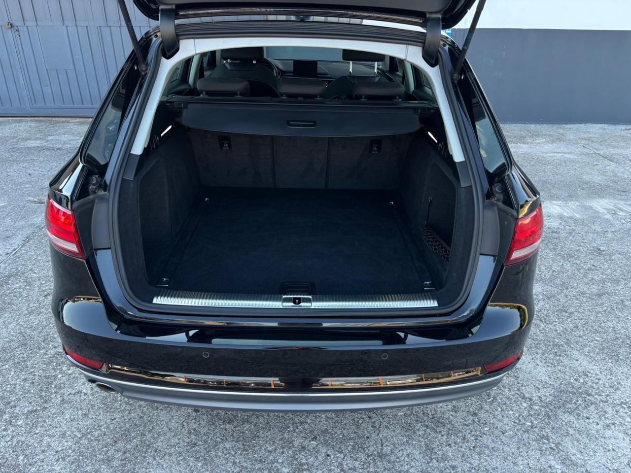 Audi A4 Avant 2.0 TDI 150 CV ultra Sport. Garanzia