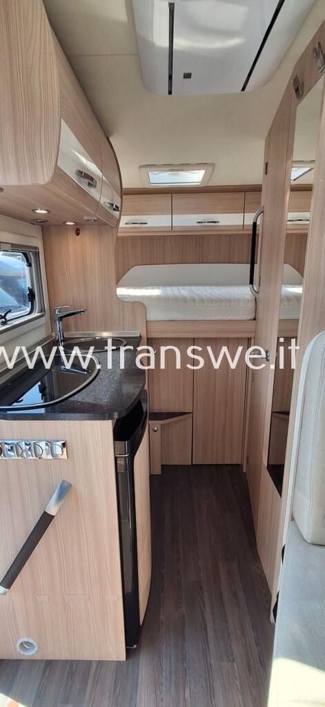 Bürstner Travel Van 590 letto matrimoniale posteriore
