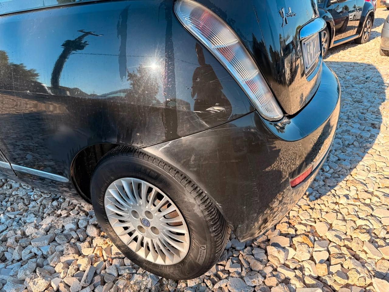 Lancia Ypsilon 1.2 Argento