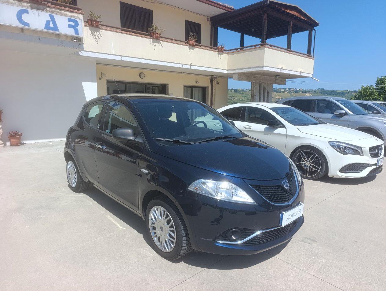 Lancia Ypsilon 5 Porte Ypsilon 1.2 Silver ecochic Gpl 69cv
