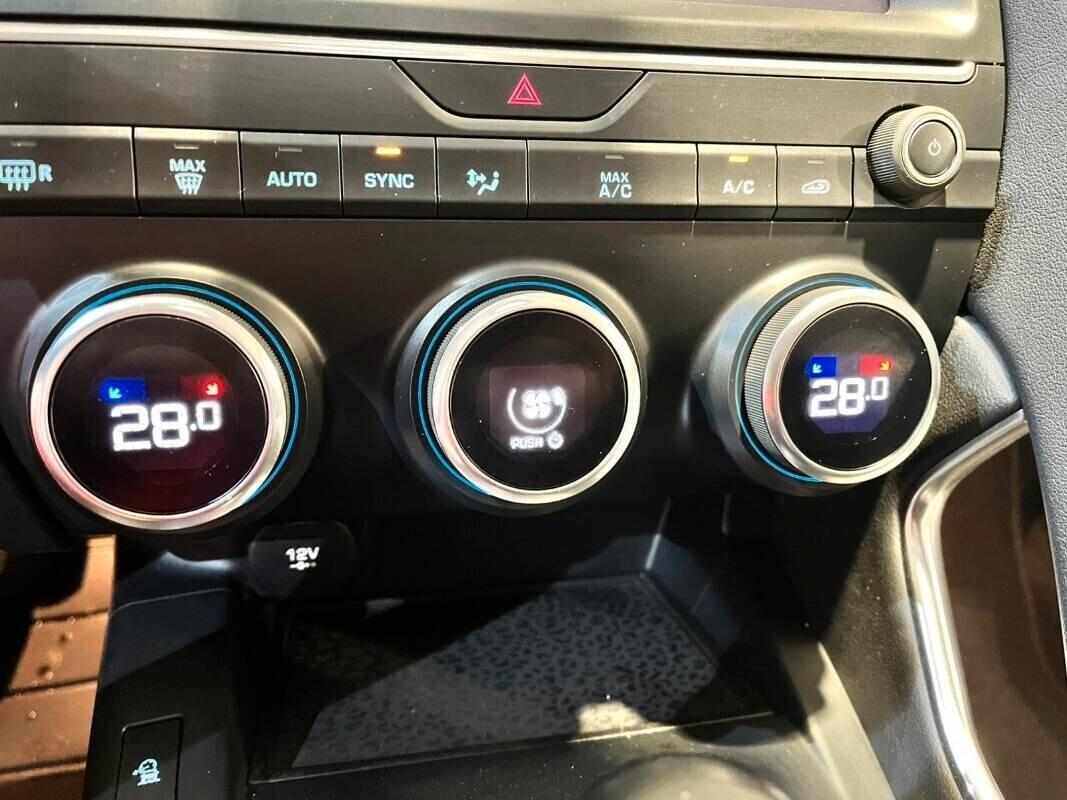 Jaguar E-Pace 2.0D 150 CV R-Dynamic