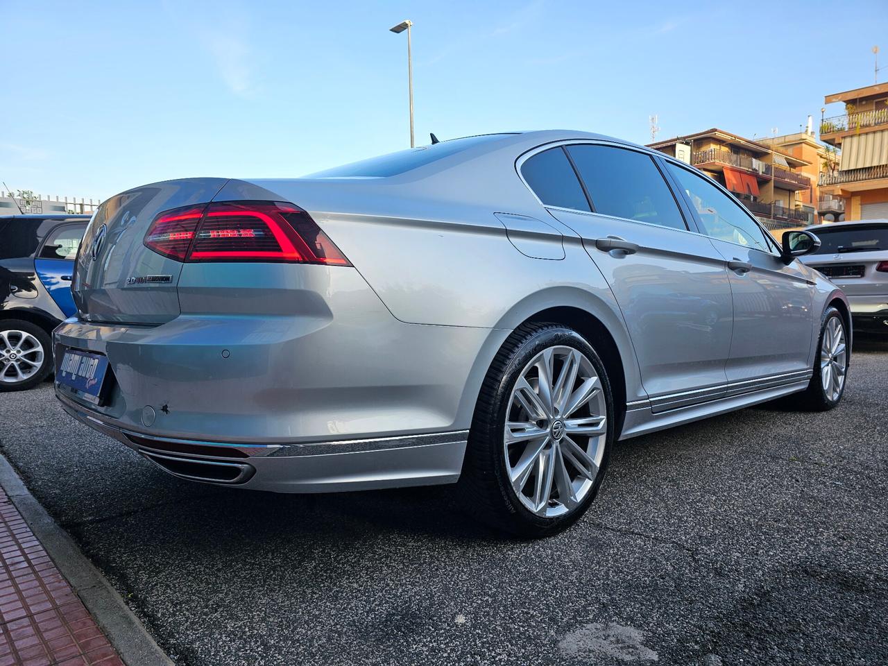 Volkswagen Passat 2.0 BiTDI 4MOTION DSG R-LINE UNIPRO' TAGL UFF FULL