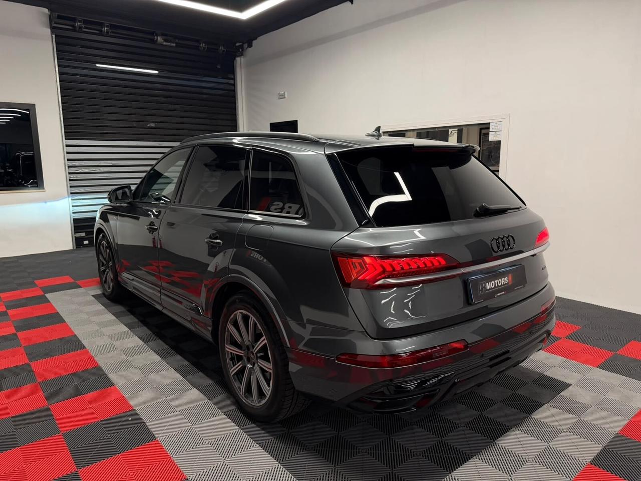 Audi Q7 55 TFSI e S-Line IVA ESPOSTA