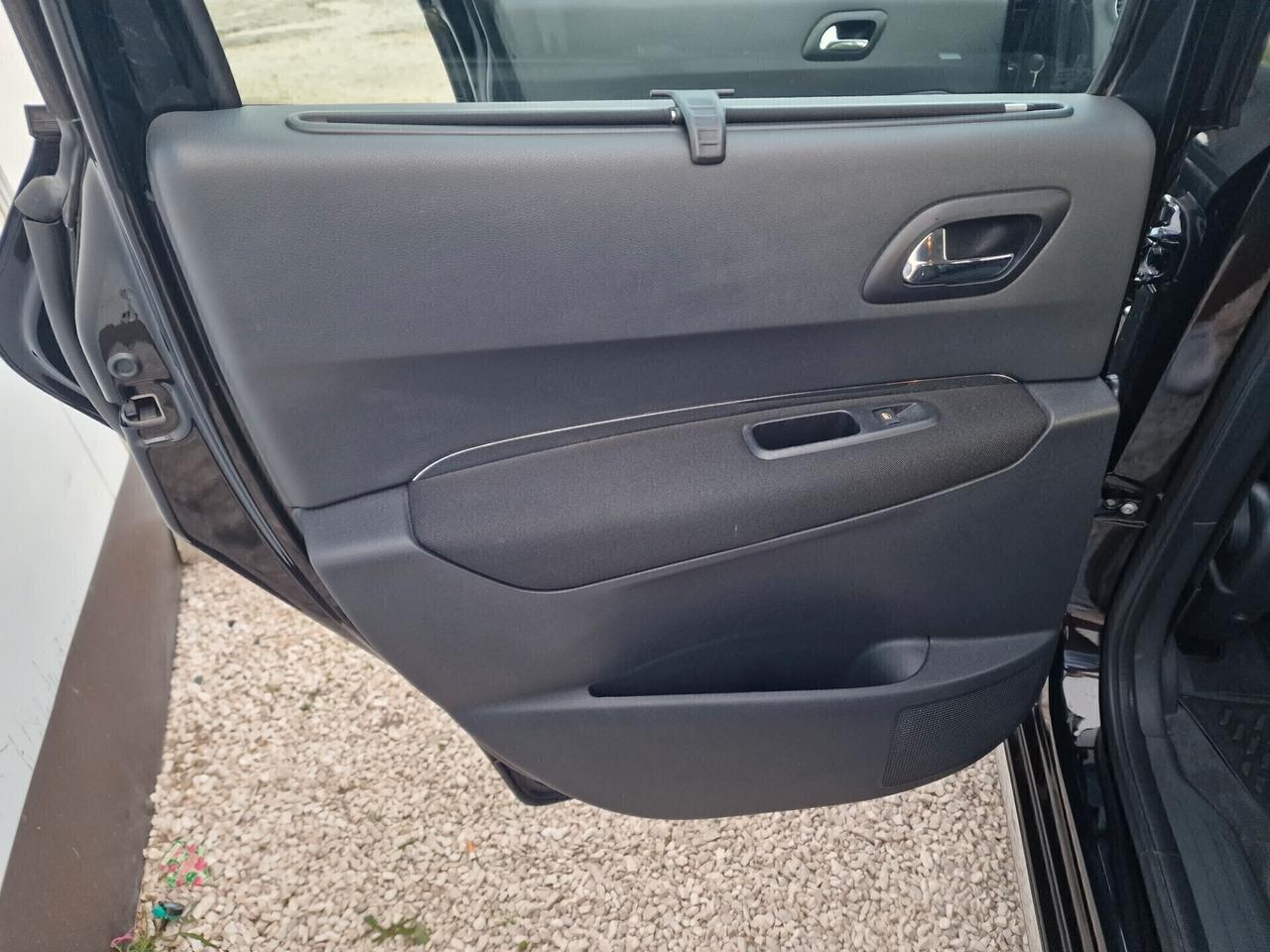 Peugeot 3008 2.0 HDi 150CV Business