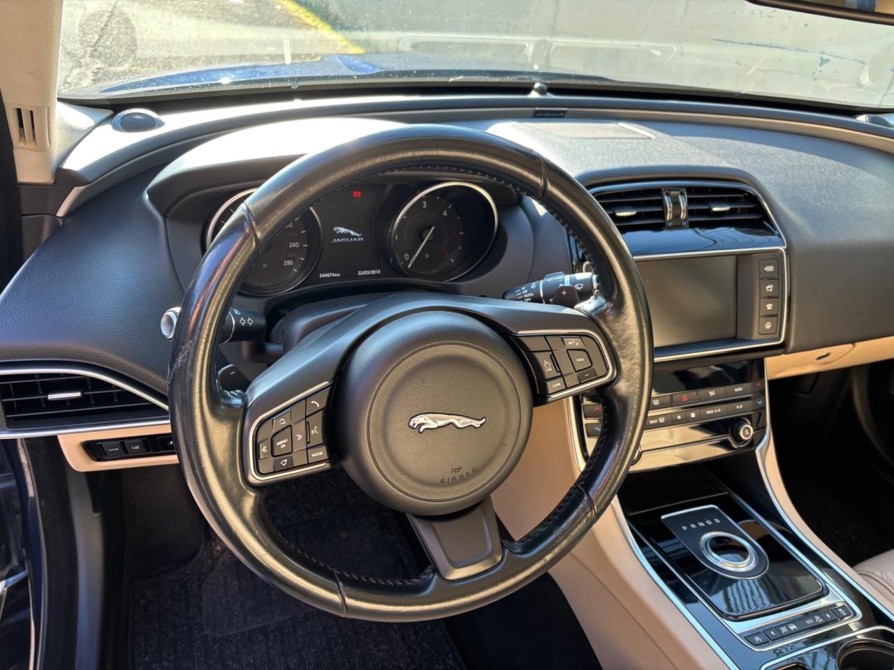 Jaguar XE 2.0 D 163 CV Prestige perfetta in tutto